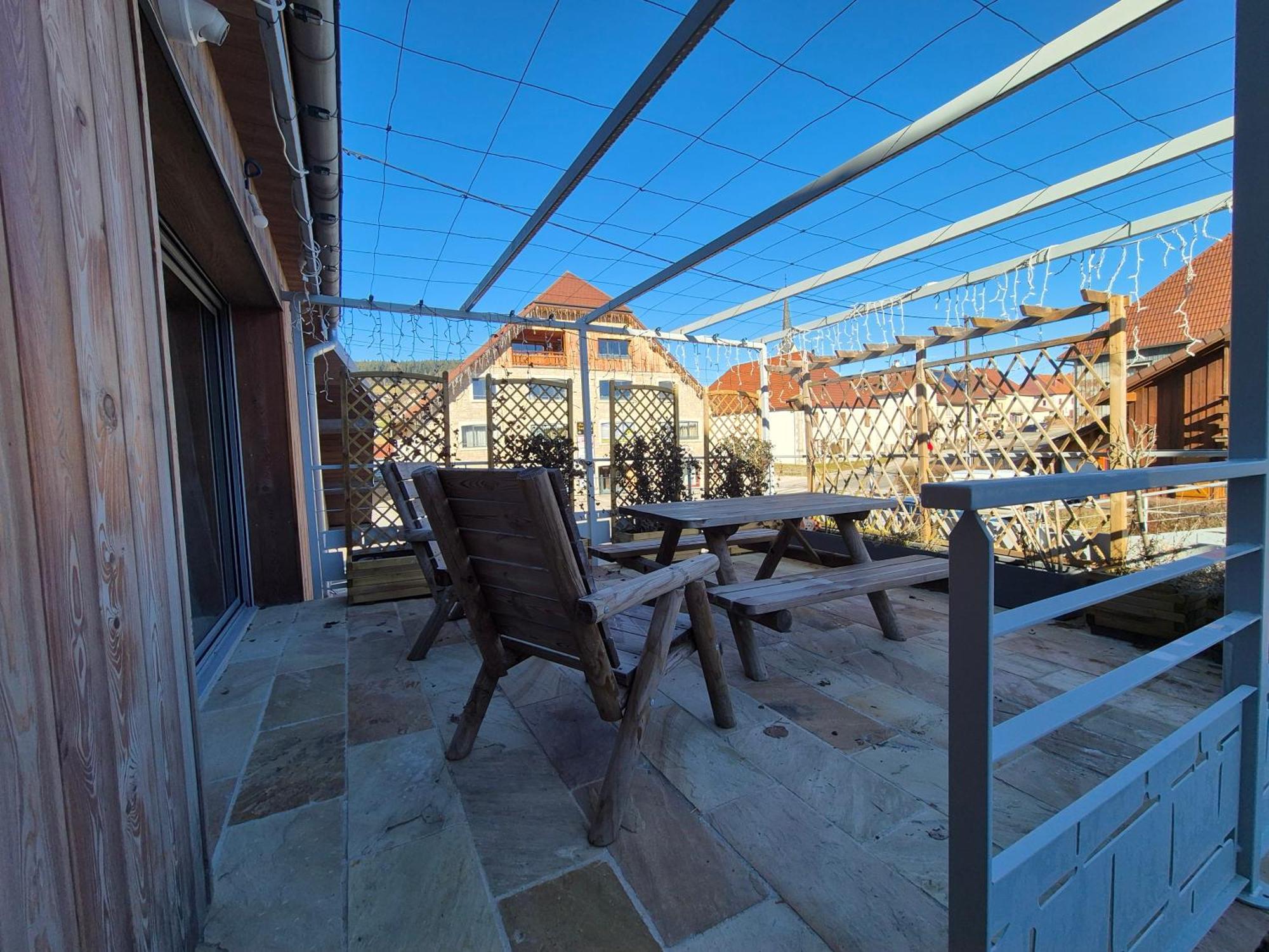 Del Vino Bar A Vin & Guitares Appartement Sauna Terrasse Garage Orchamps-Vennes Экстерьер фото